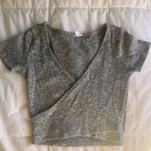 GARAGE Grey cross front top.